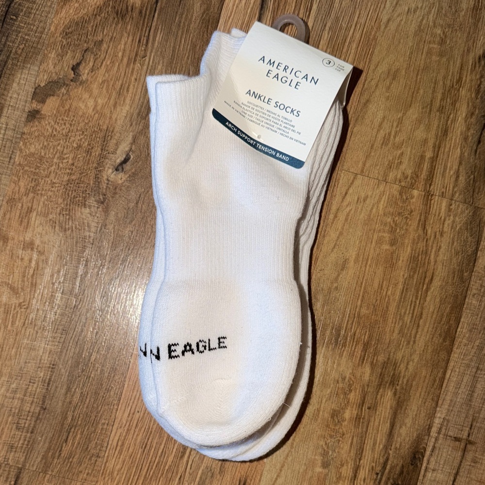 American Eagle Outfitters Classic White Socks